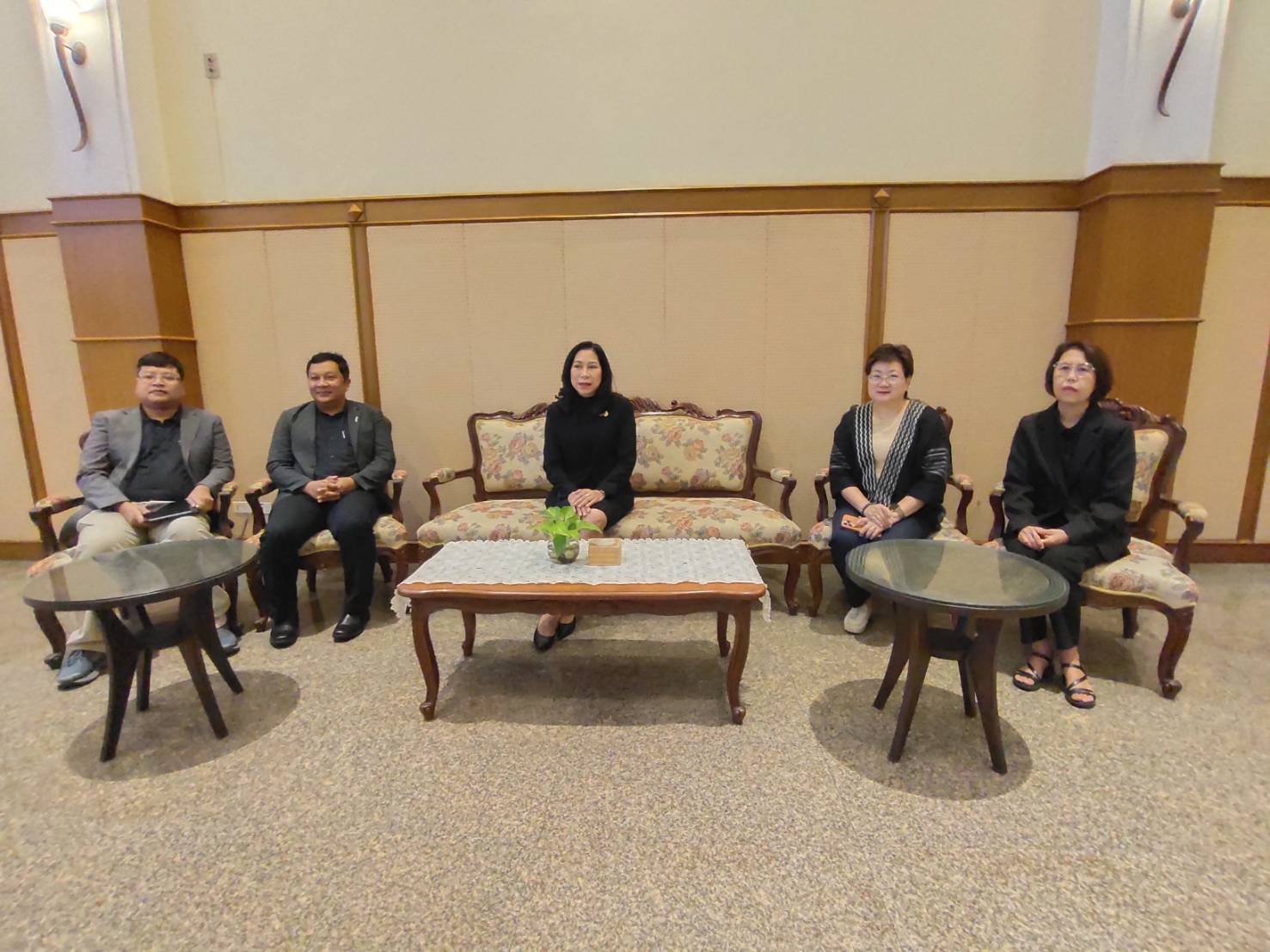 title - ประชุมกลุ่มย่อยเพื่อร่วมกันพิจารณาประเด็นการพัฒนาจังหวัดตามแผนพัฒนาจังหวัดจันทบุรี พ.ศ. 2571 - 2575 และประชุมเชิงปฏิบัติการเพื่อจัดทำข้อเสนอโครงการตามแผนปฏิบัติราชการประจำปีงบประมาณ พ.ศ. 2571 และจัดทำโครงการที่มีคุณภาพของจังหวัดตามประเด็นการพัฒนา